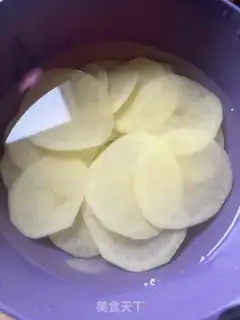 Make Spicy potato chips step 17