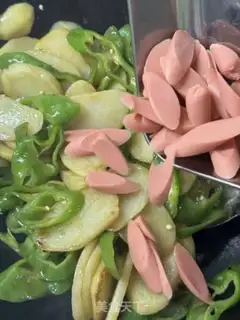 Make Pepper potato and ham sausage step 7