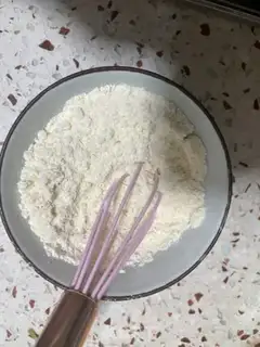 Make Happy almond sponge cake step 1