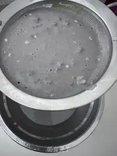 Make Tea and sesame cake step 2