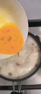 Make Bourbon egg soup step 3