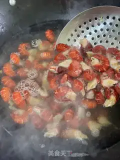 Make Garlic Lobster Noodles step 4