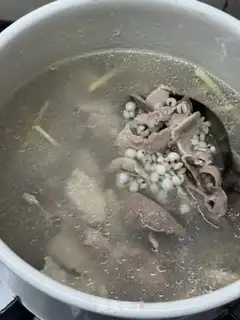 Make Piggy soup in the rice step 11