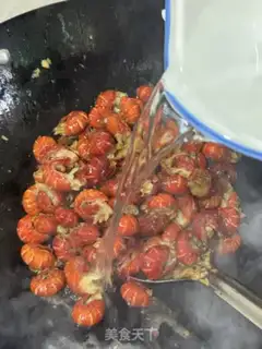 Make Garlic Lobster Noodles step 9