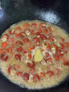 Make Garlic Lobster Noodles step 10