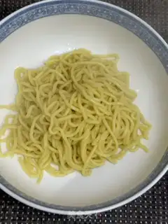 Make Garlic Lobster Noodles step 13