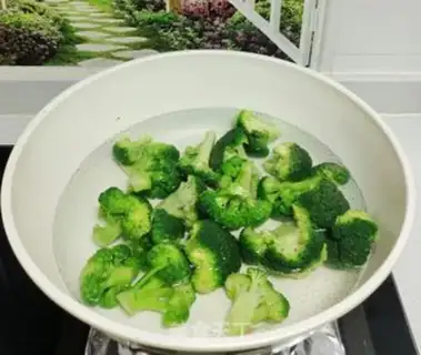 Make Cream pepper with broccoli step 0