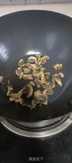 Make Sniffles, fried eggs step 2