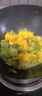 Make Sniffles, fried eggs step 5