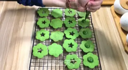 Make Tea chocolate cakes step 14