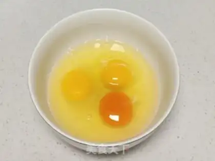 Make Eggs from pepper stand step 0