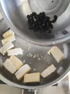 Make Scrambled old tofu step 2