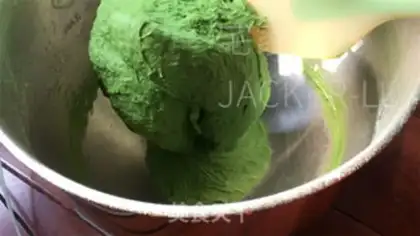 Make Scrambling tea with soft bread step 2