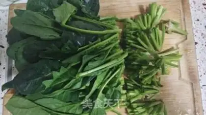 Make Chan Jelly spinach peanut rice step 1