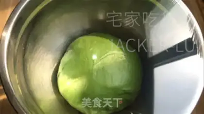 Make Scrambling tea with soft bread step 5