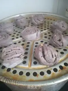 Make A pecan roll step 6
