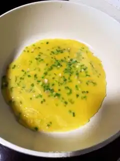 Make Quick-hand breakfast omelet step 4