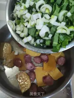 Make Weenie makes yellow rice sauce step 6