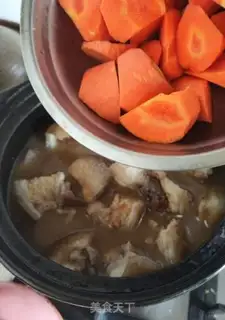 Make Carrot pork soup step 4