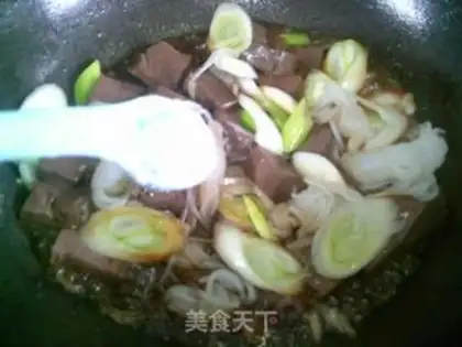 Make The taro on the onion makes duck blood step 9