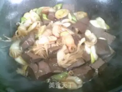 Make The taro on the onion makes duck blood step 11