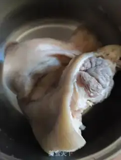 Make Red-coloured pork step 3