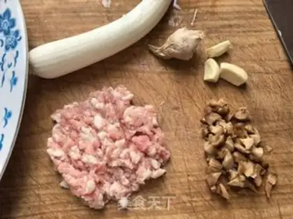 Make Red-fried sturgeon step 1