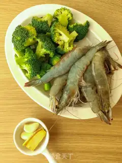 Make Shrimp fried broccoli step 0