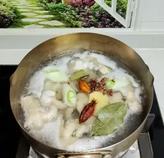 Make Frozen chicken claws step 1