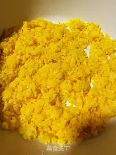Make Gold egg fried rice step 2