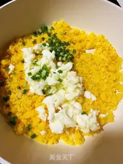 Make Gold egg fried rice step 3