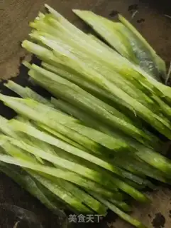 Make Blue radish and lamb soup step 1