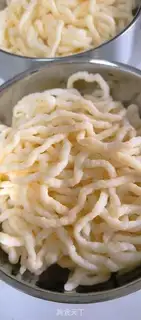 Make Shrimp squeezing noodles step 5