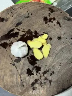 Make Red-burned cow tail bone step 1