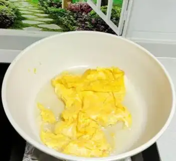 Make Eggs and vegetables step 2