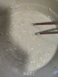 Make Spicy egg oatmeal step 1