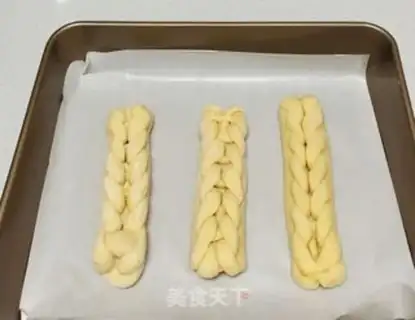 Make Puffed coconut bread step 9