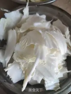 Make The hand tore up the cabbage pelt bone step 1