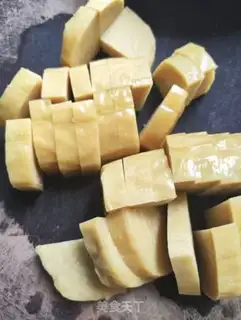 Make Winter meatloaf with yellow rice cake step 0