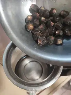 Make Cinnamon rose tea step 2