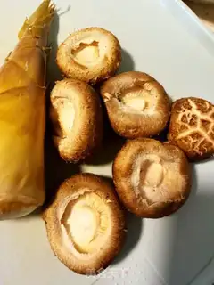Make The mushrooms and the meatballs step 0