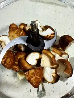 Make The mushrooms and the meatballs step 1
