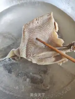 Make Garlic ginger-coloured duck step 1