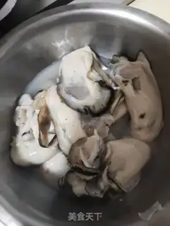 Make Scrambled eggs step 1