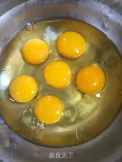 Make Scrambled eggs step 2