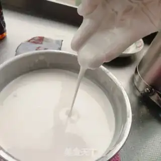 Make Northeast donkey rolls step 3