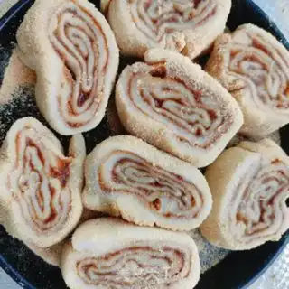 Make Northeast donkey rolls step 10