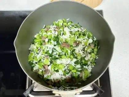 Make Low-caliber beef gravy step 3