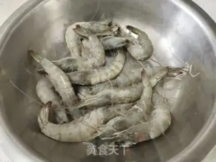 Make Garlic fan shrimp step 2