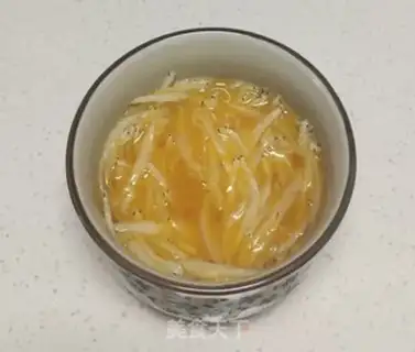 Make Silverfish fried eggs step 1